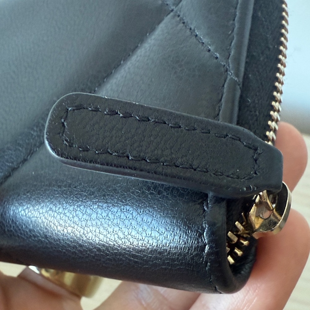 CHANEL 19 Black Quilted Lambskin Zip Wallet - Picture 7 of 9